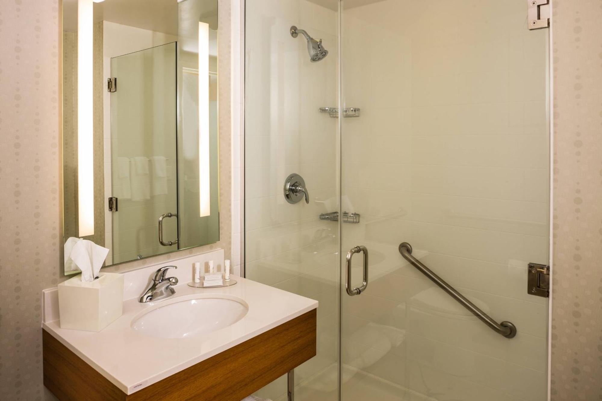 Springhill Suites By Marriott New York Laguardia Airport Dış mekan fotoğraf